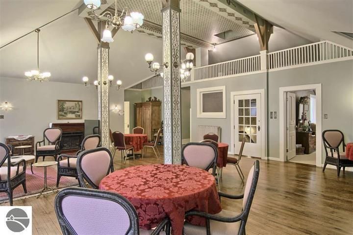 230 Wellington Street, Traverse City, MI 49686